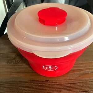 Pampered Chef Red Collapsible Bowl for Popcorn